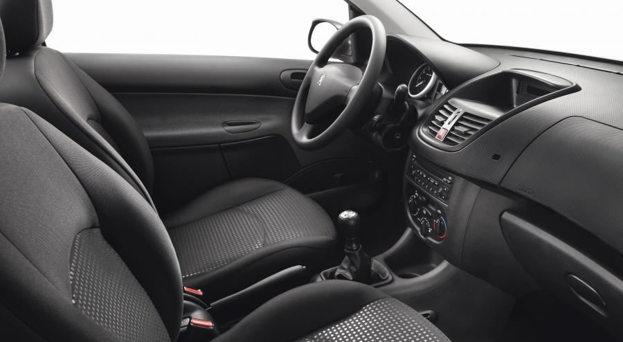  Peugeot 206 Plus 2009 года  (фото 28 из 49)